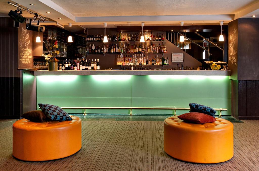 Ambassadors Hotel Adelaïde Extérieur photo